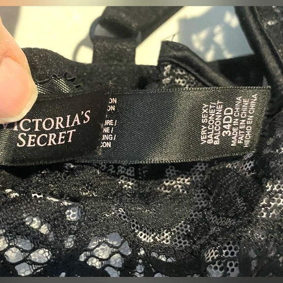 VICTORIA'S SECRET VERY SEXY SCANDALOUS BLACK BRA Size 34DD - Picture 7 of 8